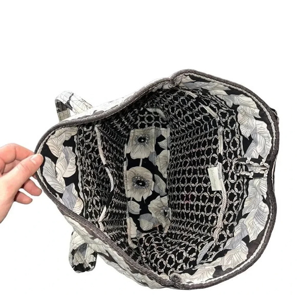 Vera Bradley Camellia Floral Get Carried Away Extra Large Travel Tote Bag - Picture 2 of 4